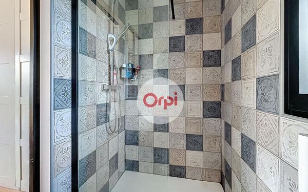 Maison à vendre    4 pièces •  Theix