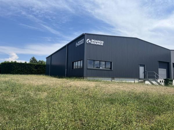 Local Commercial 600 m² à DAVEZIEUX avec Mezzanine