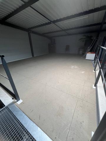 Local Commercial 600 m² à DAVEZIEUX avec Mezzanine