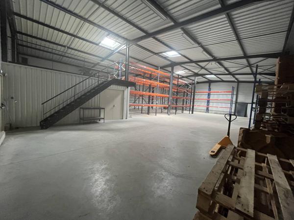 Local Commercial 600 m² à DAVEZIEUX avec Mezzanine