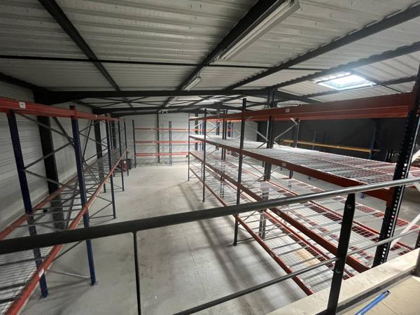 Local Commercial 600 m² à DAVEZIEUX avec Mezzanine
