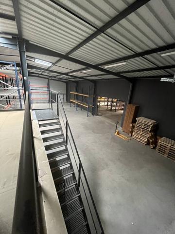 Local Commercial 600 m² à DAVEZIEUX avec Mezzanine