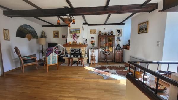 Maison traditionnelle de 275 m²