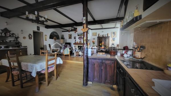 Maison traditionnelle de 275 m²