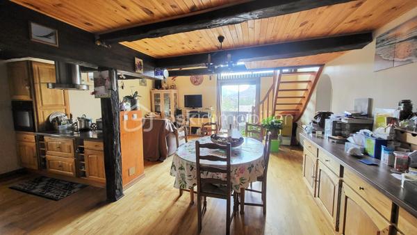 Maison traditionnelle de 275 m²