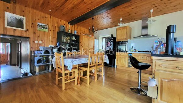 Maison traditionnelle de 275 m²