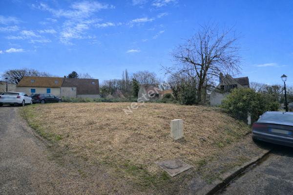 Terrain constructible de 448 m² - Wy-dit-Joli-Village