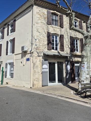 Eyragues (13630) EYRAGUES (13630) - IMMEUBLE AVEC APPARTEMENTS + LOCAL COMMERCIAL
