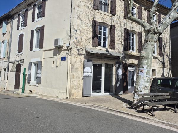 Eyragues (13630) EYRAGUES (13630) - IMMEUBLE AVEC APPARTEMENTS + LOCAL COMMERCIAL