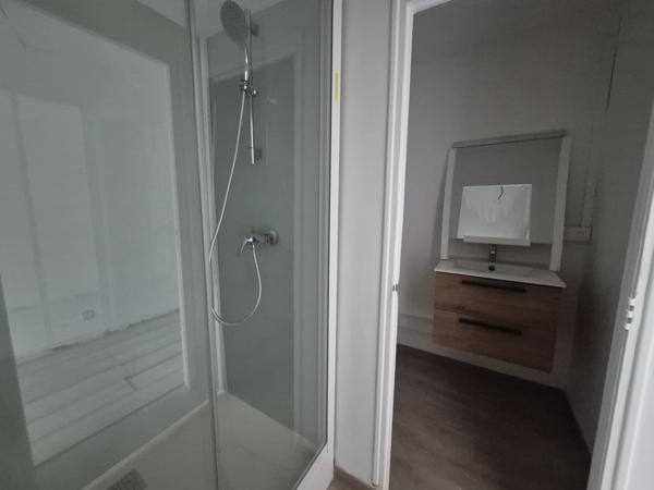 Eyragues (13630) EYRAGUES (13630) - IMMEUBLE AVEC APPARTEMENTS + LOCAL COMMERCIAL