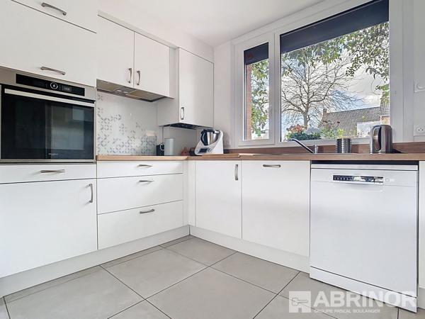 MAISON 4 CHAMBRES, JARDIN, GARAGE ET STATIONNEMENT VILLENEUVE D ASCQ