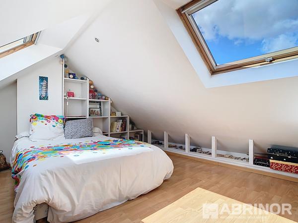 MAISON 4 CHAMBRES, JARDIN, GARAGE ET STATIONNEMENT VILLENEUVE D ASCQ