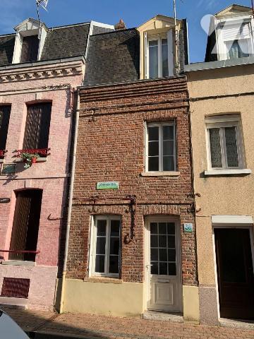 Quartier des cordiers jolie Maison de ville vendu meublée et comprenant au rez-de-chaussée : sé...