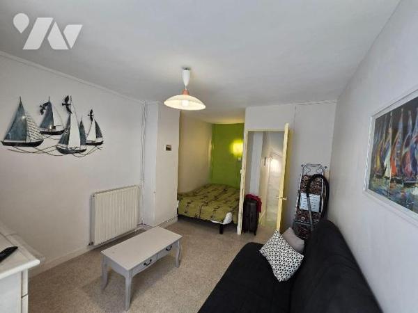 Quartier des cordiers jolie Maison de ville vendu meublée et comprenant au rez-de-chaussée : sé...