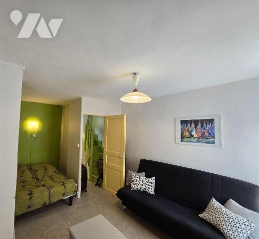 Quartier des cordiers jolie Maison de ville vendu meublée et comprenant au rez-de-chaussée : sé...