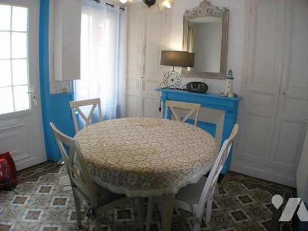 Quartier des cordiers jolie Maison de ville vendu meublée et comprenant au rez-de-chaussée : sé...