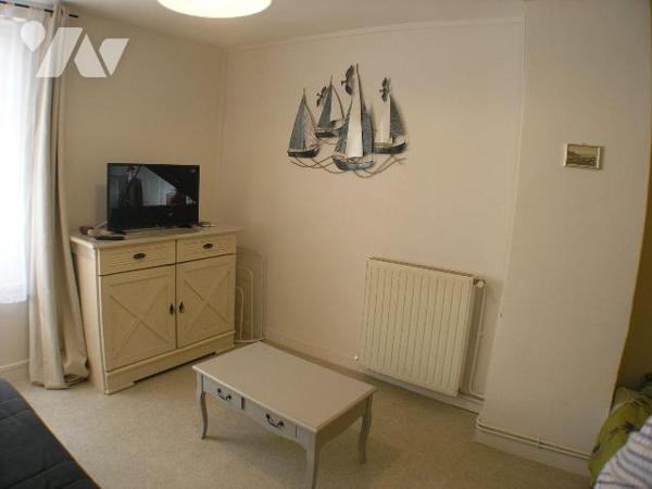 Quartier des cordiers jolie Maison de ville vendu meublée et comprenant au rez-de-chaussée : sé...