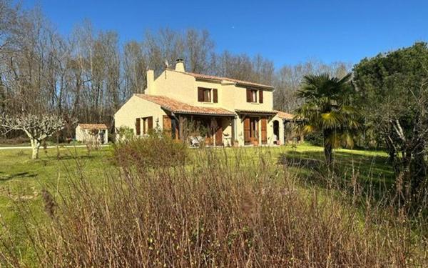 Maison à vendre    7 pièces •  Saintes