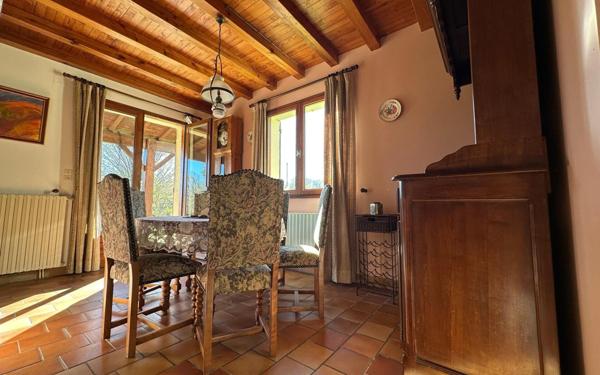 Maison à vendre    7 pièces •  Saintes