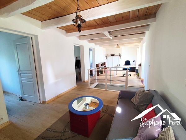 Charmante maison rénovée de 120 m² avec terrain de 1171 m² et grange