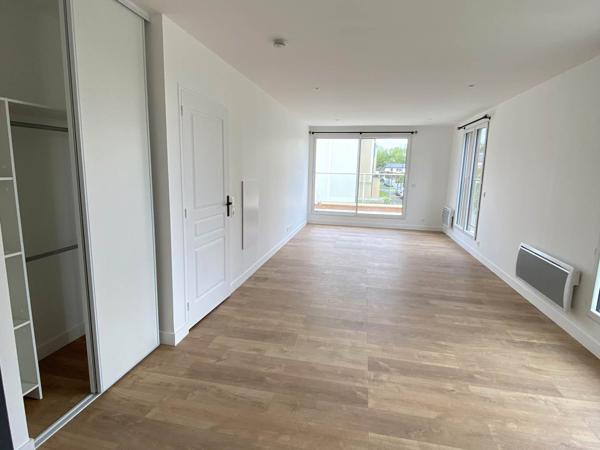 Appartement F4 très récent avec terrasses , Coulommiers Appartement F4 très récent avec terrasses , Coulommiers