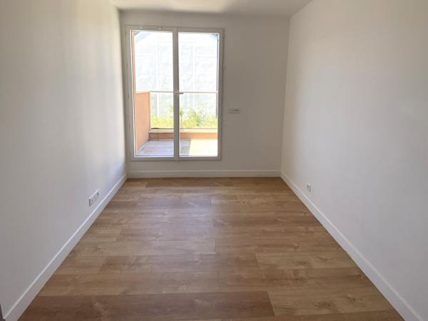 Appartement F4 très récent avec terrasses , Coulommiers Appartement F4 très récent avec terrasses , Coulommiers
