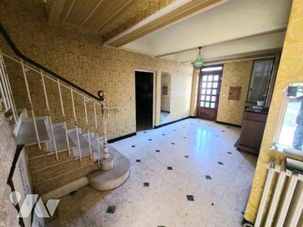 Maison de Village sur 3 niveaux.