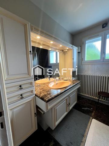 Pavillon 4 chambres dans le Centre de DANGE SAINT ROMAIN
