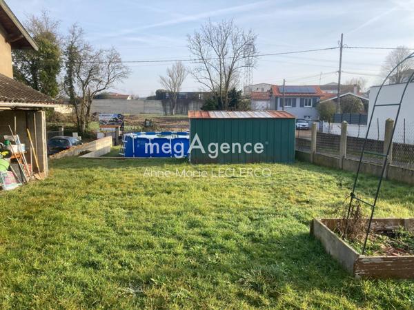 Terrain à FRANS, 01480 - 328m²