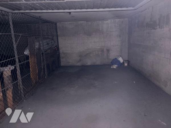 247 Rue Saint Jacques, large rampe, box fermé