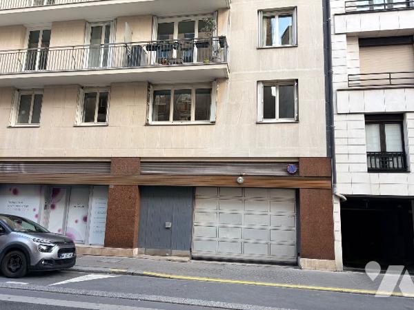 247 Rue Saint Jacques, large rampe, box fermé