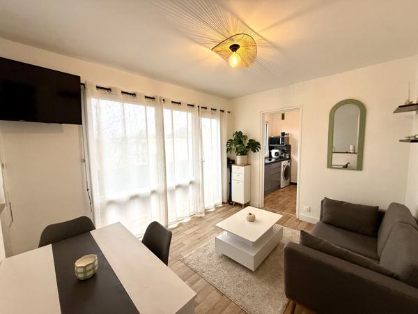 Livry-Gargan (93190) Studio meublé avec grand balcon