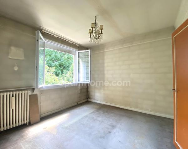 Gros potentiel – Maison 1950 avec jardin – À 2 min du métro Barbara