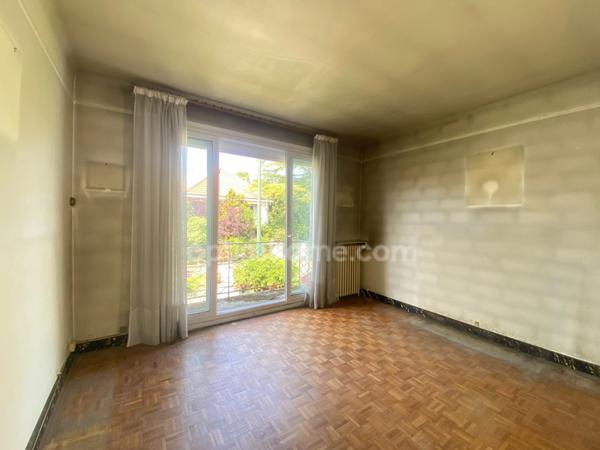 Gros potentiel – Maison 1950 avec jardin – À 2 min du métro Barbara