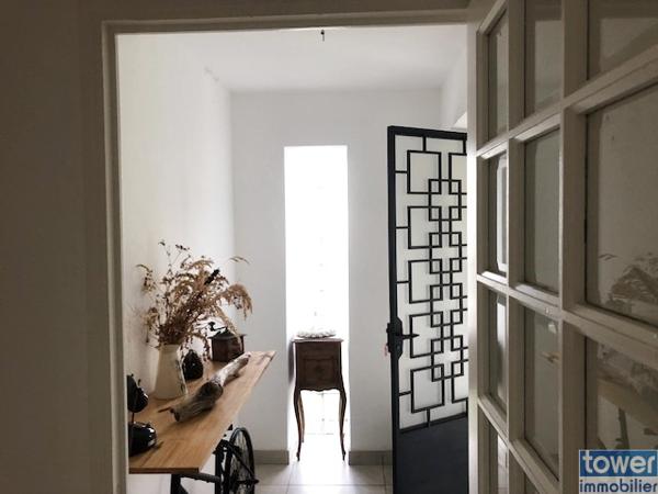 Maison
                                                                                                                                                                                                                                                                                                                        6 pièce(s)                                                                                                                                                                                                          3 chambre(s)                                                                                                                                                                                                          130  m²