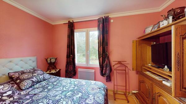 Maison à CARCASSONNE dans un environnement boisé