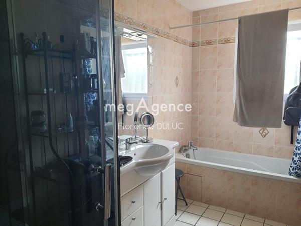 Maison à SAINT-JEAN-D'ANGELY, 17400 - 4 pièces 95m²