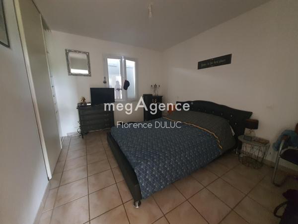 Maison à SAINT-JEAN-D'ANGELY, 17400 - 4 pièces 95m²