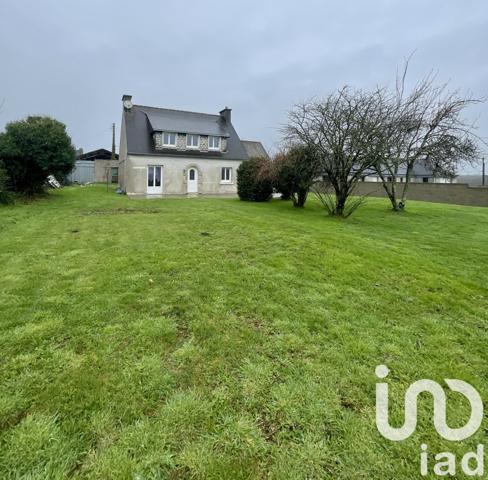 Maison traditionnelle 5 pièces de 117 m² à Plozévet (29710)