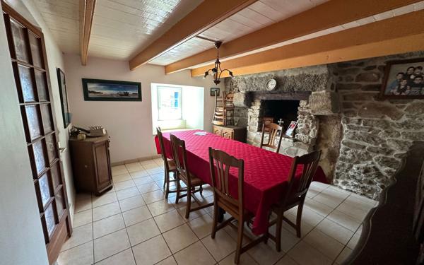 Maison à vendre    4 pièces •  Porspoder