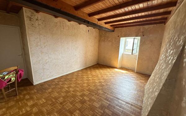 Maison à vendre    4 pièces •  Porspoder