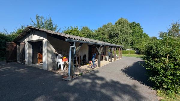 Vente                                                      Maison de village
                        
                     5 pièces                      168 m2                     à Aubigny-sur-Nère