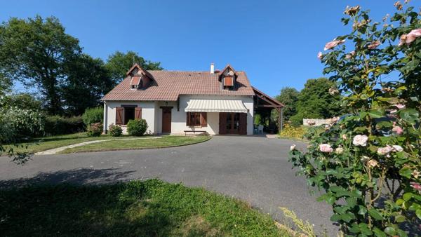 Vente                                                      Maison de village
                        
                     5 pièces                      168 m2                     à Aubigny-sur-Nère