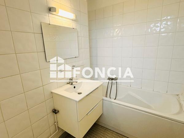 Location Appartement 2 pièces 54.75 m² - 2 RUE CLAUDE WAROCQUIER Groslay 95410