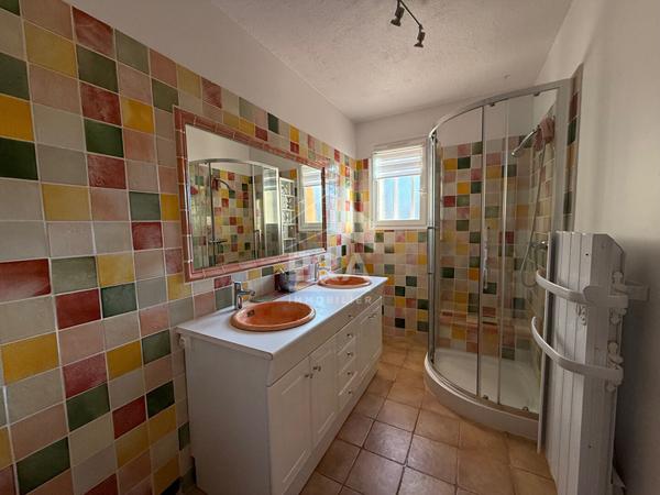 A  VENDRE 83640 SAINT ZACHARIE MAISON TYPE 4 DE 116M² SUR  2450M² DE TERRAIN TERRASSE.