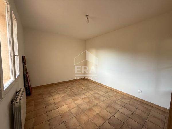 A  VENDRE 83640 SAINT ZACHARIE MAISON TYPE 4 DE 116M² SUR  2450M² DE TERRAIN TERRASSE.