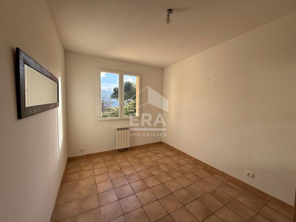 A  VENDRE 83640 SAINT ZACHARIE MAISON TYPE 4 DE 116M² SUR  2450M² DE TERRAIN TERRASSE.