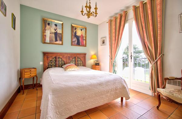 MOIRAX- Très belle maison de charme de 170m2, 5 chambres, piscine, dans un environnement campagne à moins de 10 min d'AGEN