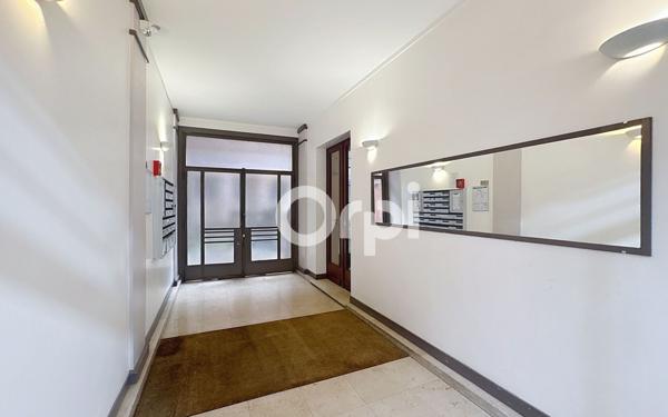 Appartement à vendre    6 pièces • 110,21 m2 Paris 16