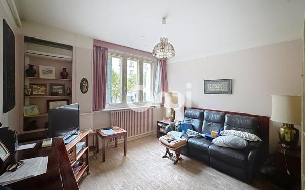 Appartement à vendre    6 pièces • 110,21 m2 Paris 16